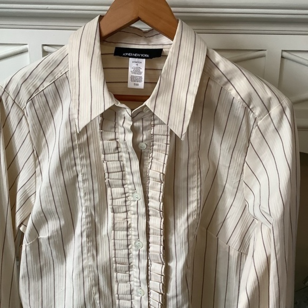 Jones New York ruffle blouse NWT - Picture 3 of 6